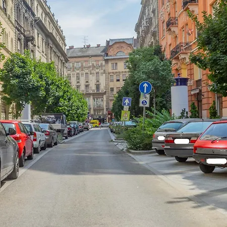 Downtown House Red Apartamento Budapeste