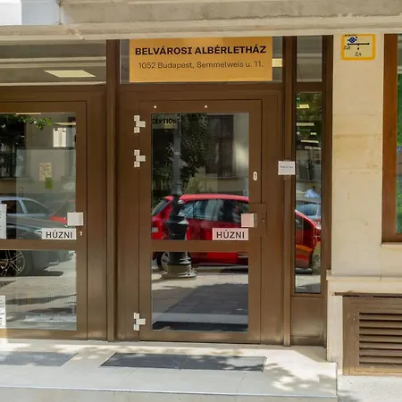 Downtown House Red Apartment